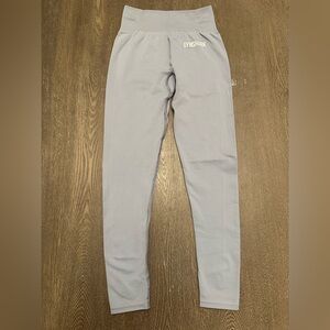 LIKE NEW GYMSHARK LIGHT BLUE / GREY WORKOUT LEGGINGS - Size Small SKU:190